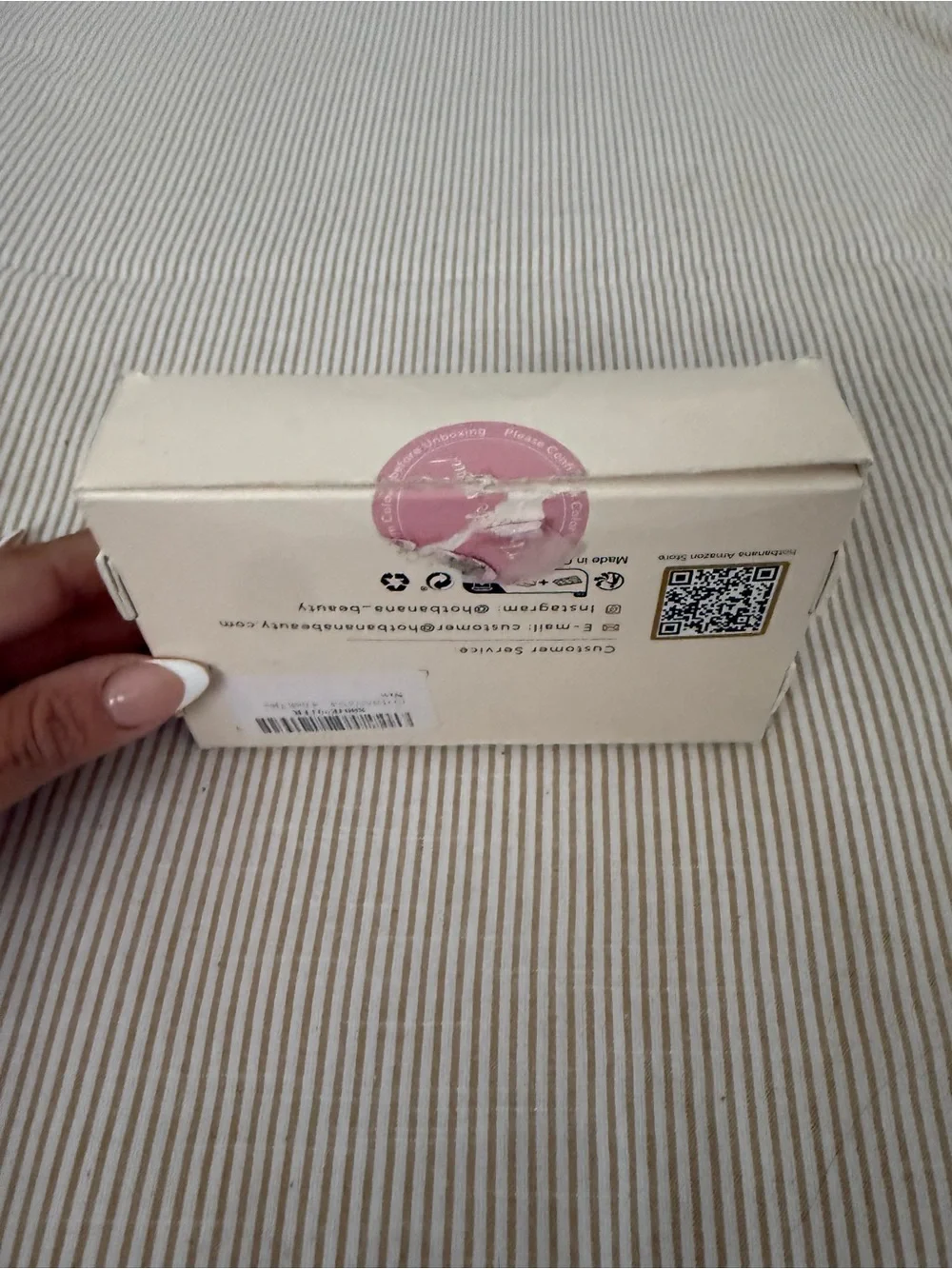 Banana Republic / hotbanana Yellow and Cream Hair Extension Packaging